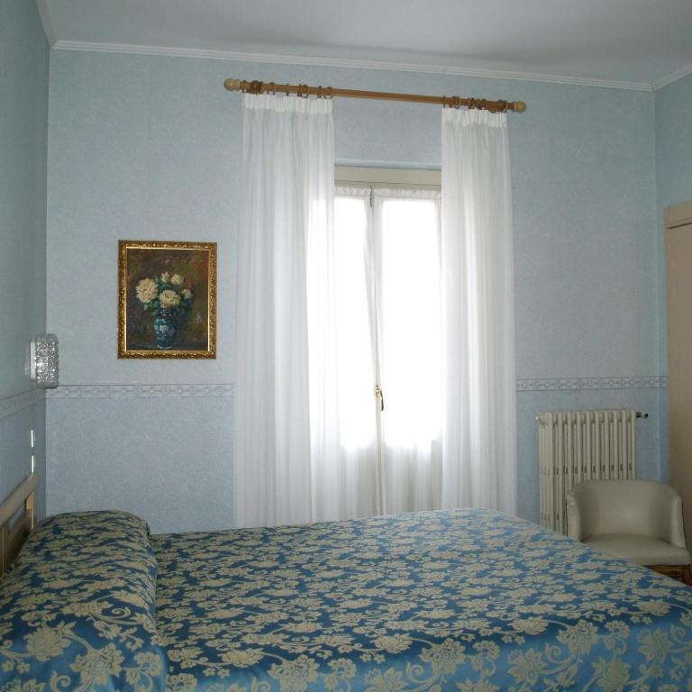Du Parc Hotel Lake Maggiore Bilik gambar