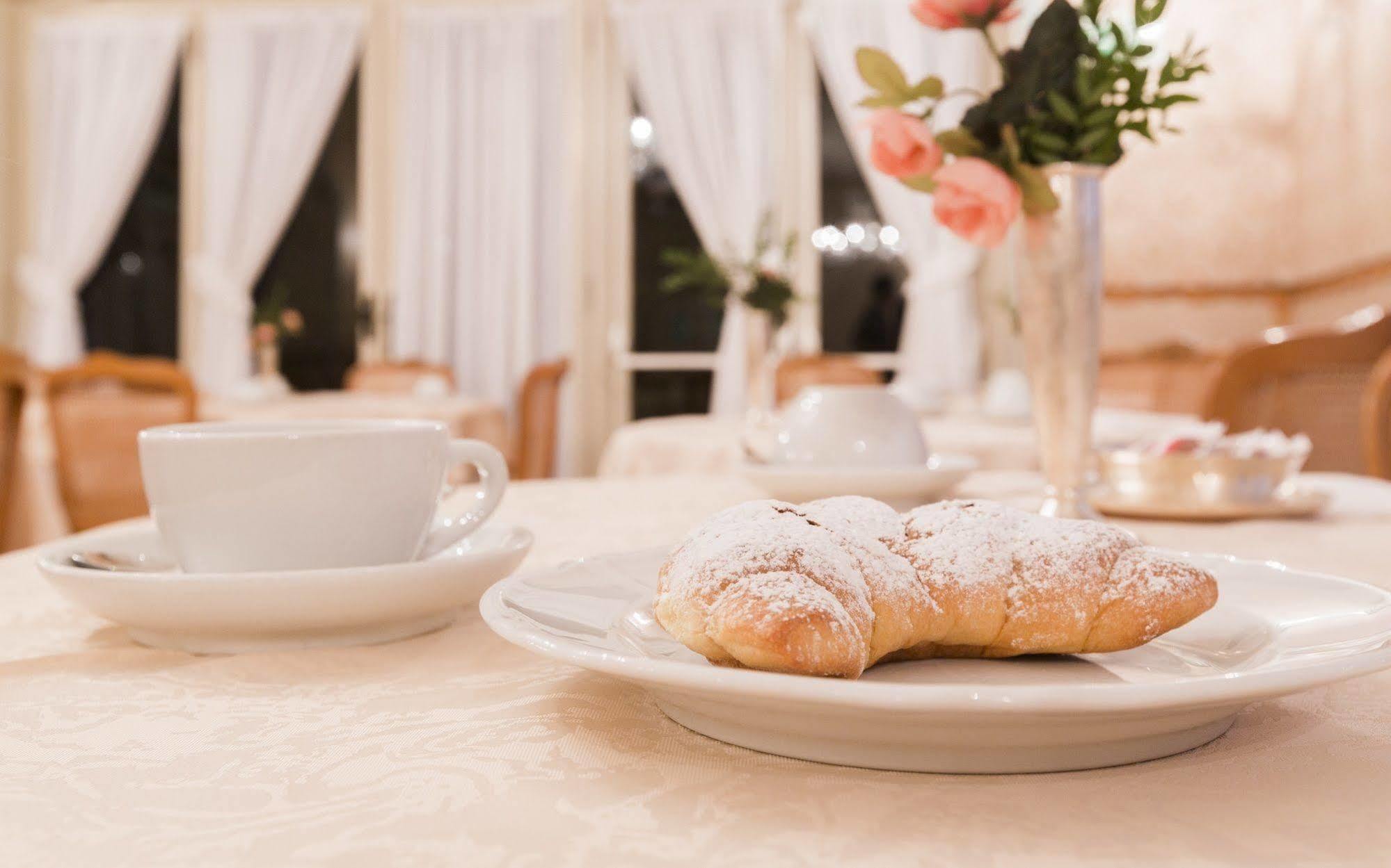 Du Parc Hotel Lake Maggiore Luaran gambar